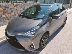 TOYOTA YARIS HYBRID BI-TONE