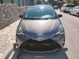 TOYOTA YARIS HYBRID BI-TONE full