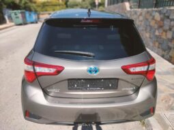 TOYOTA YARIS HYBRID BI-TONE full