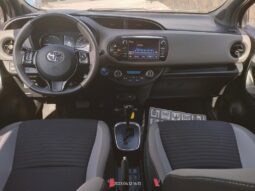 TOYOTA YARIS HYBRID BI-TONE full