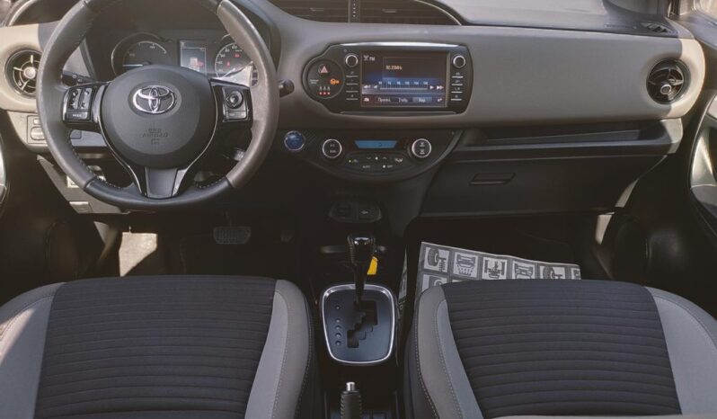 TOYOTA YARIS HYBRID BI-TONE full