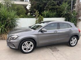 MERCEDES GLA 180 DIESEL/AUTOMATIC/BOOK SERVICE