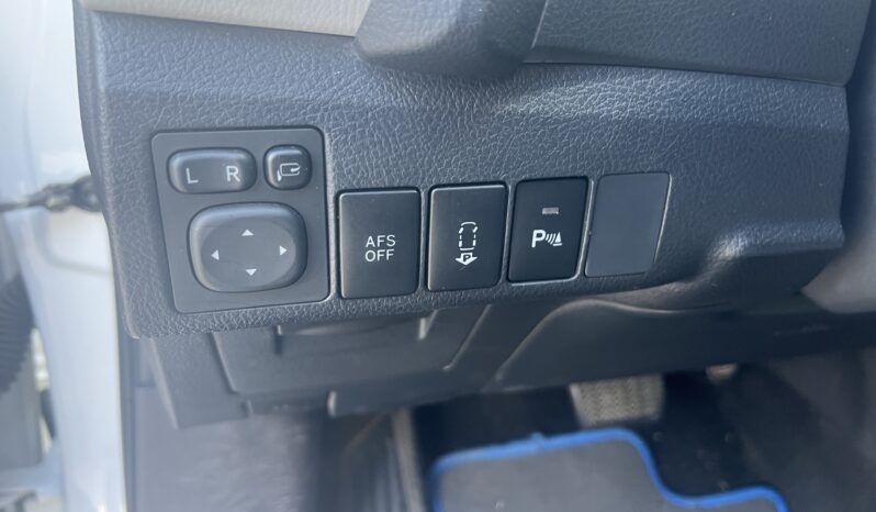 TOYOTA AURIS HYBRID AUTOMATIC full