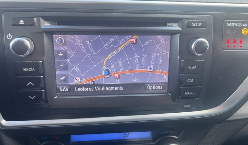 TOYOTA AURIS HYBRID AUTOMATIC full