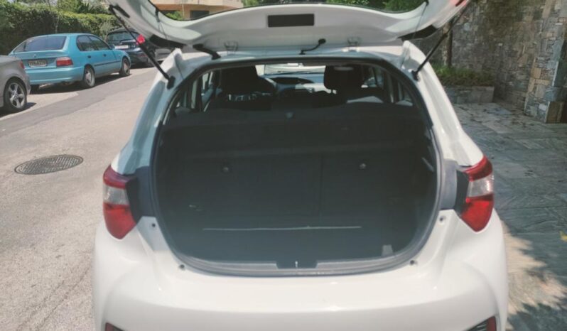 TOYOTA YARIS HYBRID AUTOMATIC full