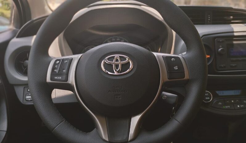 TOYOTA YARIS HYBRID AUTOMATIC full